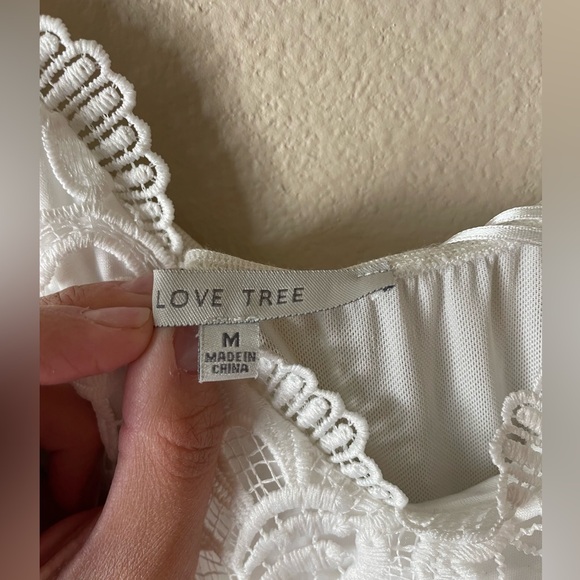 Beautiful white and pink romper! NWOT - Picture 2 of 4